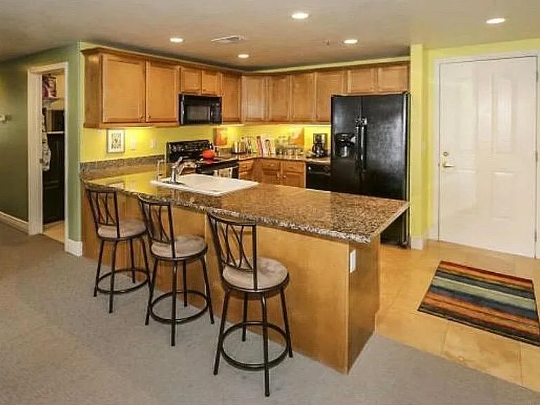 3075 E Kennedy Dr S #101 — Photo 2