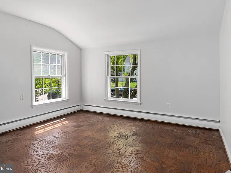 2305 Pickwick Rd — Photo 11