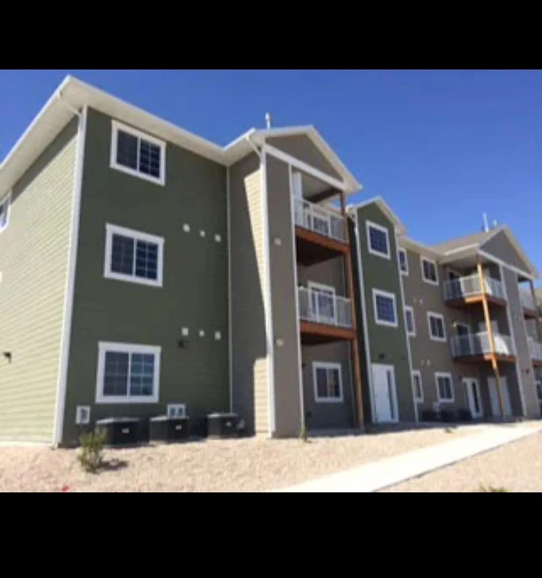 Green River Apartments — Photo 1