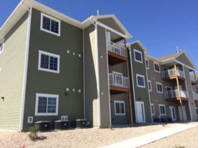 Green River Apartments — Photo 1