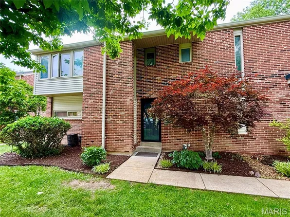 12353 Rossridge Ct, Saint Louis, MO 63146