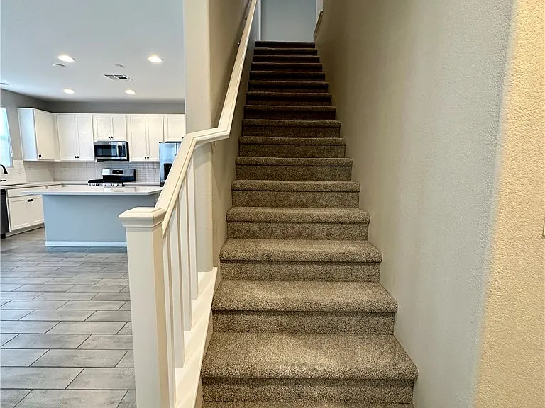 10216 Ullom Dr — Photo 8