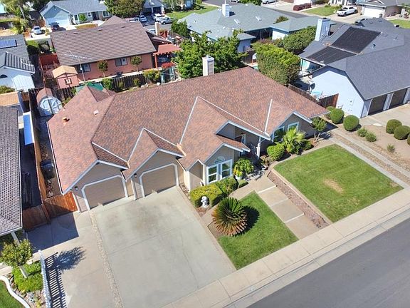4th image of 426 Valdapena Ct