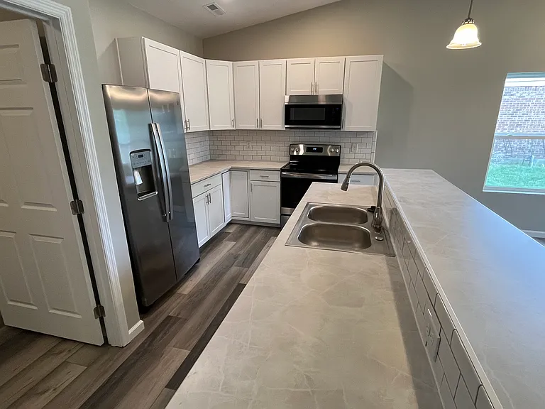 118 Burgundy Dr — Photo 5