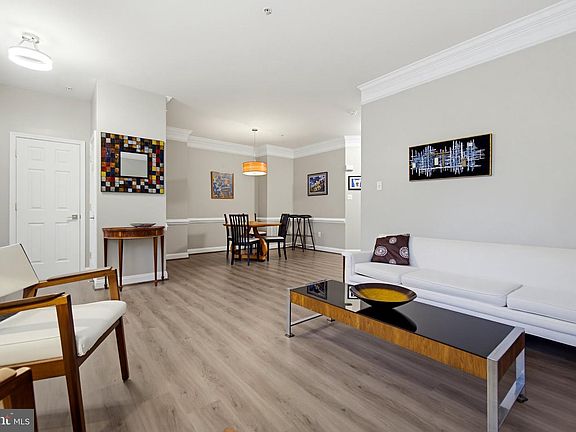 4th image of 855 Thicket Ct