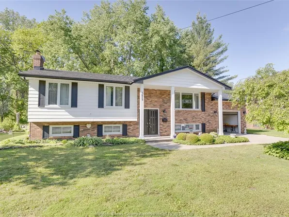 1675 Bouffard Rd, Lasalle, ON N9J 1H1