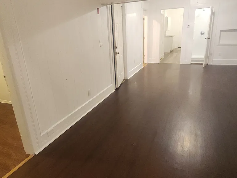 28 Douw St #2 — Photo 5