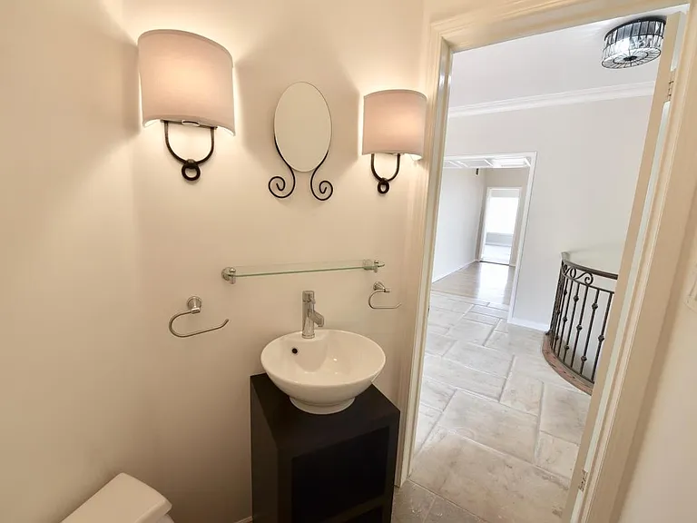 powder room