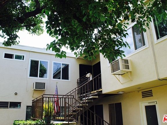 3rd image of 7137 Coldwater Canyon Ave APT 11