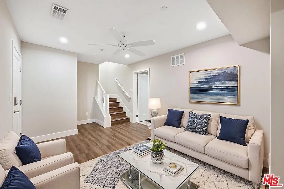 3 bed, 2.5 bath, 1768 sqft, $6,695 — Photo 4