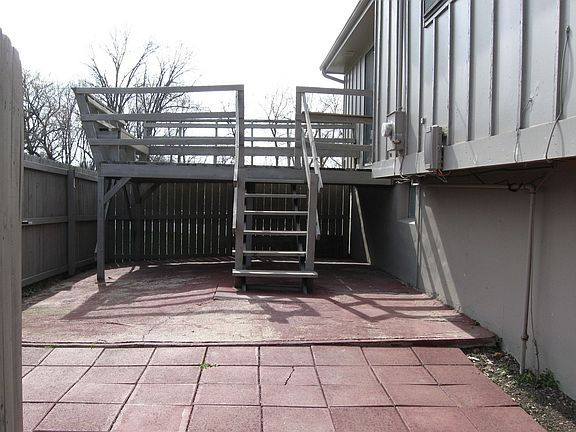 Deck & Patio w/Privacy Fence