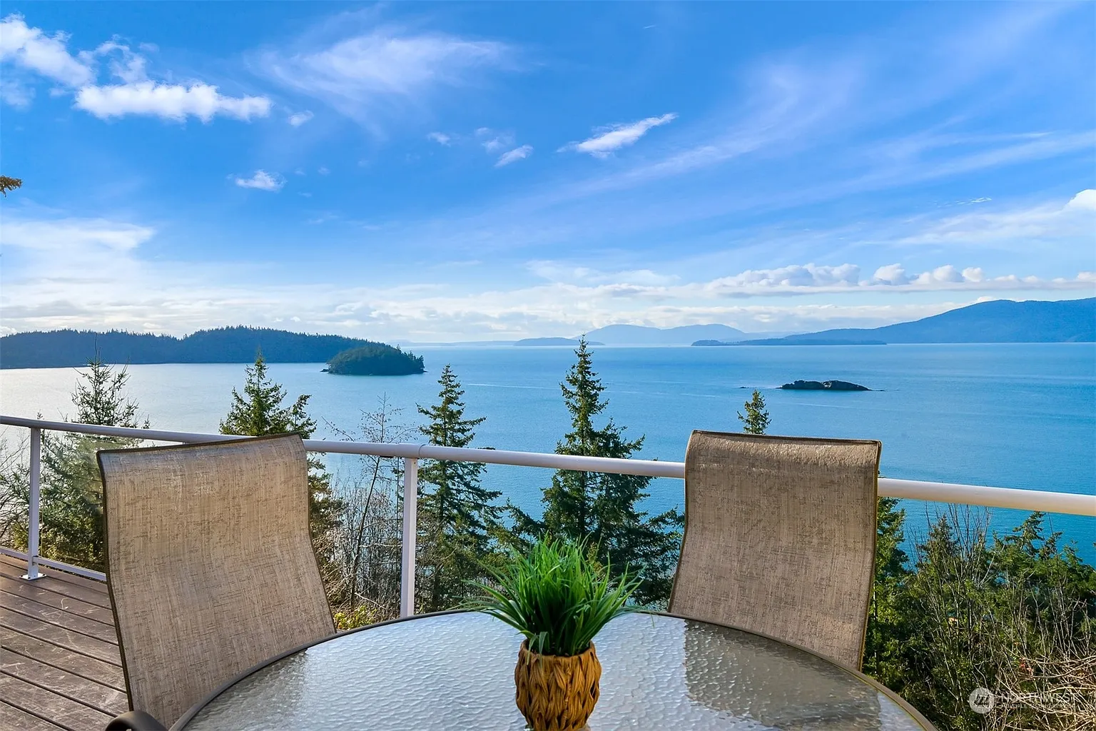 1311 Chuckanut Drive photo 1