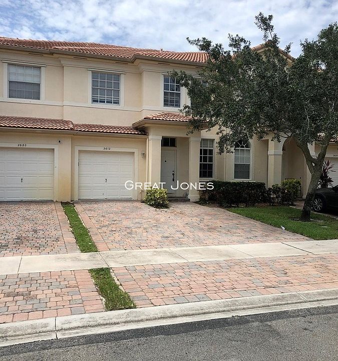 1st image of 2612 SW 84th Ter #105