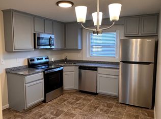 34 Pleasant St APT L, Easthampton, MA 01027