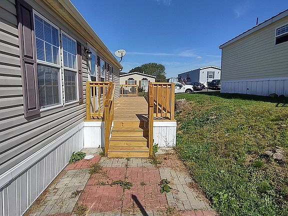 Exterior Image-4-Commodore Homes Brookside Village