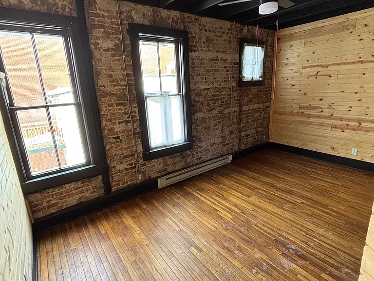 127 1/2 S Main St #1 — Photo 4