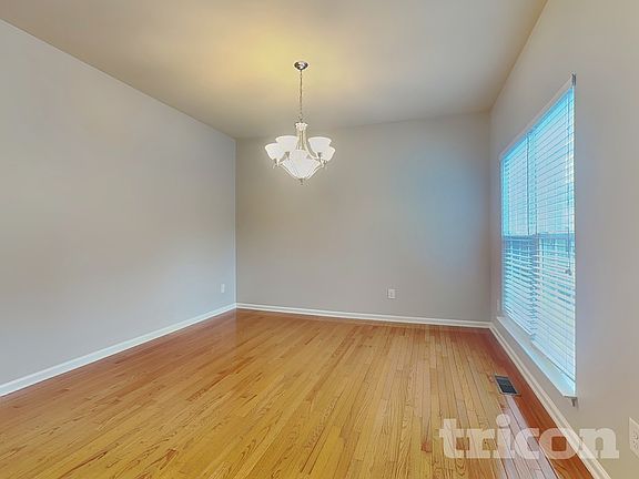 4th image of 2190 McLaughlin Dr