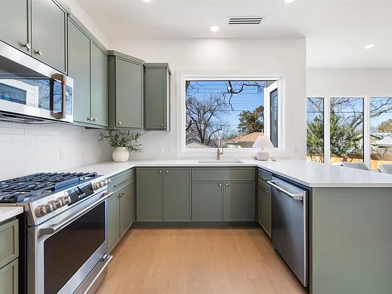 2406 Euclid Ave #2 — Photo 9