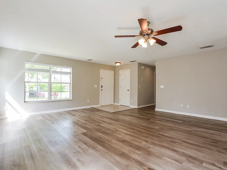 3905 Lone Eagle Pl — Photo 5