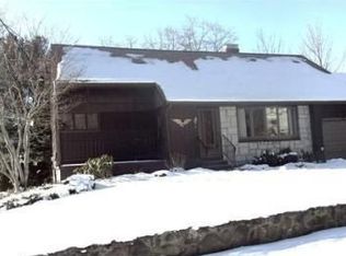 9 Strawberry Hill Rd, Natick, MA 01760