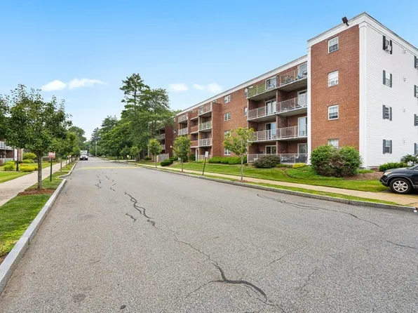 65 Webster St APT 208, Weymouth, MA 02190