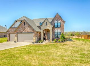 13835 Creek View Dr, Edmond, OK 73025