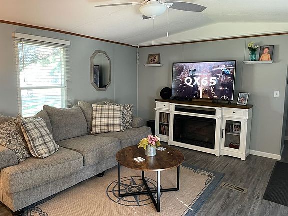 2nd image of 101 Village Ct #101