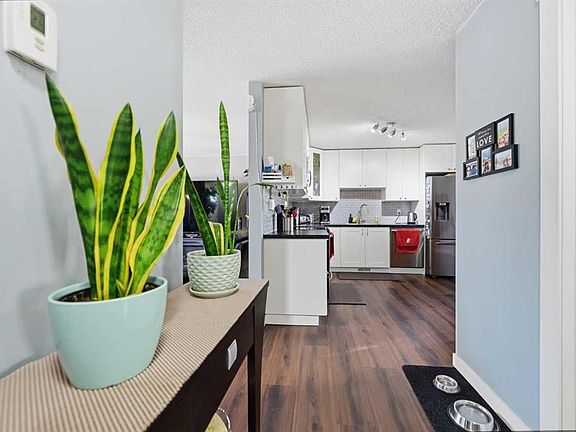 5th image of 24 W Huntstrom Rd NE