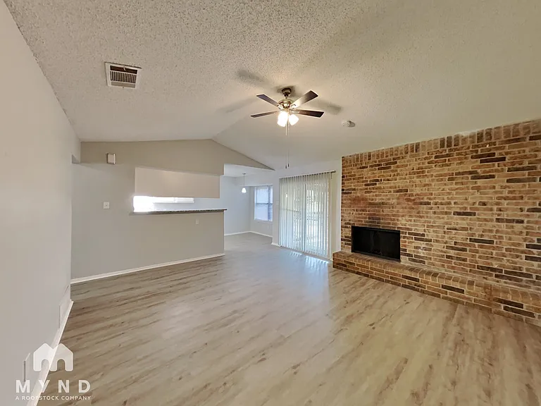 717 Timberoaks Dr — Photo 9