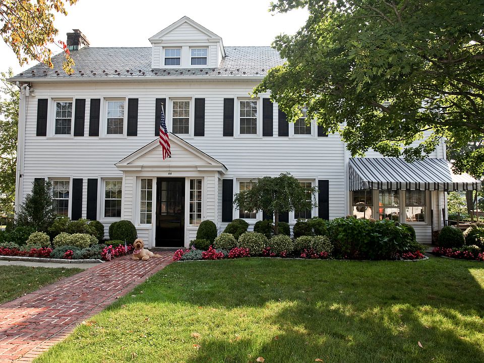 1st image of 44 Puritan Dr