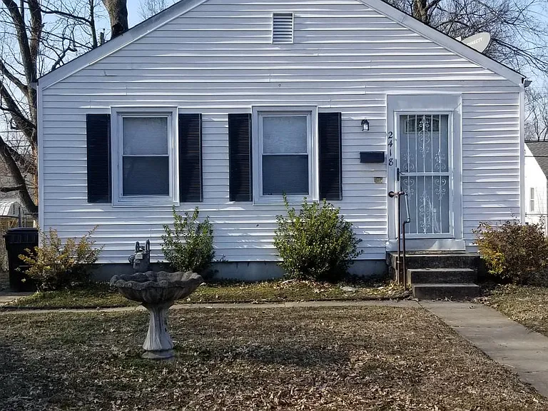 2418 Lindbergh Dr — Photo 1