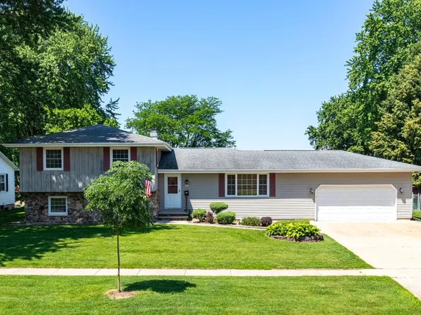 2123 Fairview St, Oshkosh, WI 54901