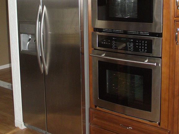 2 ovens & a microwave