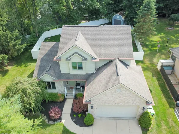 5940 Parent Dr, Brighton, MI 48116