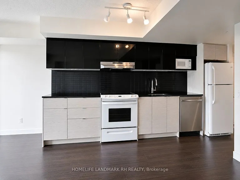 72 Esther Shiner Blvd #1611 — Photo 4