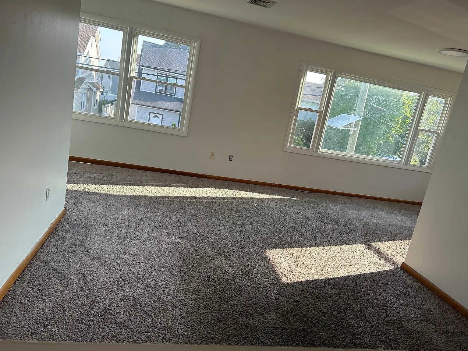 3 bed, 1326 sqft, $2,300 — Photo 3