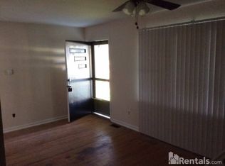 6204 E Manslick Rd, Louisville, KY 40219