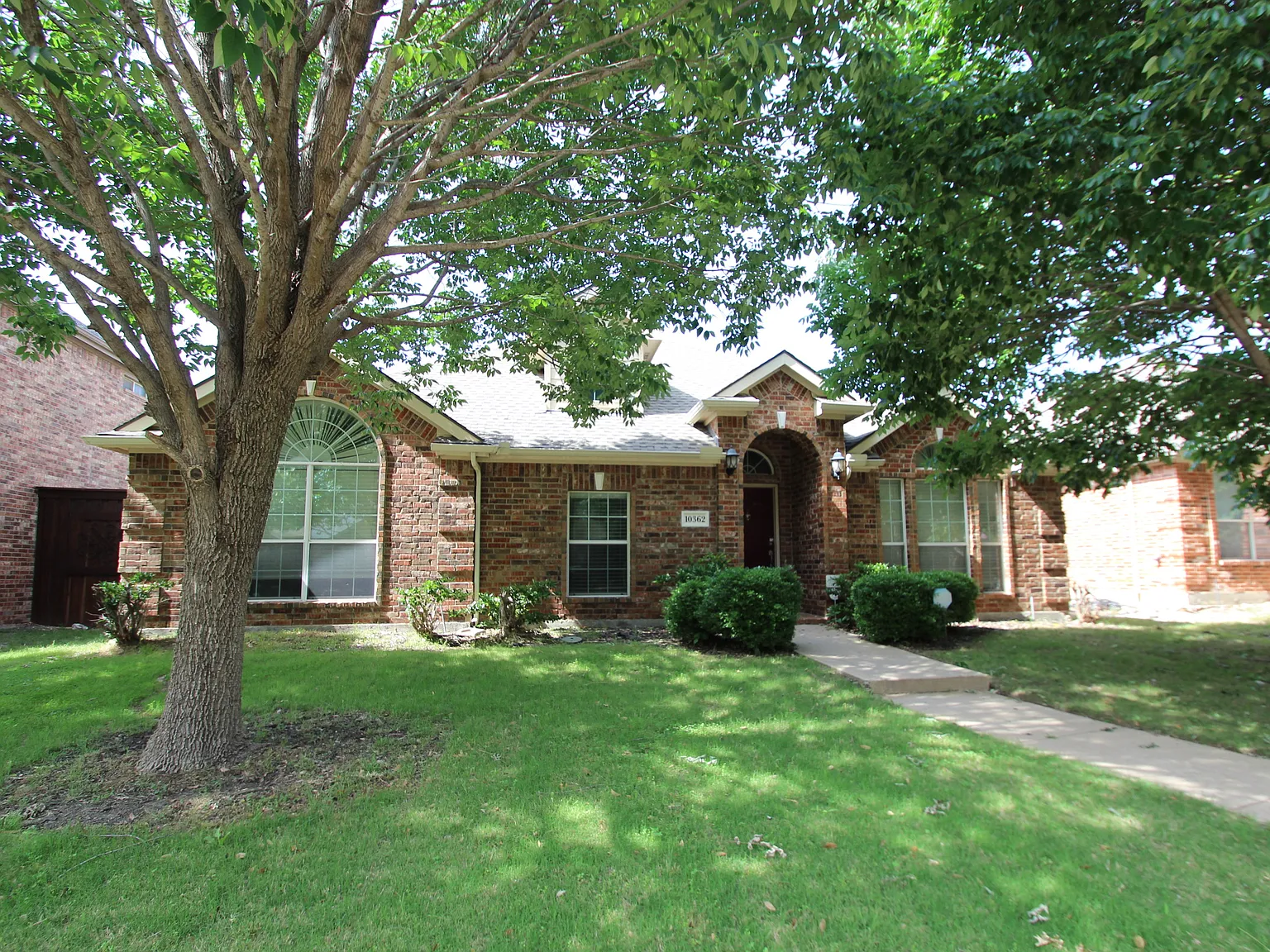4 bed, 2379 sqft, $2,900 — Photo 3