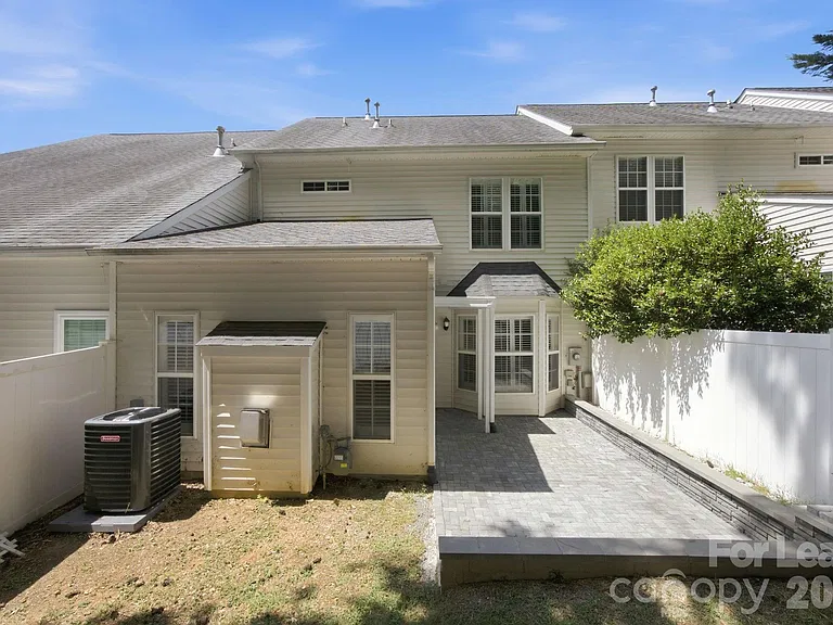 1804 Robinwood Village Dr — Photo 27