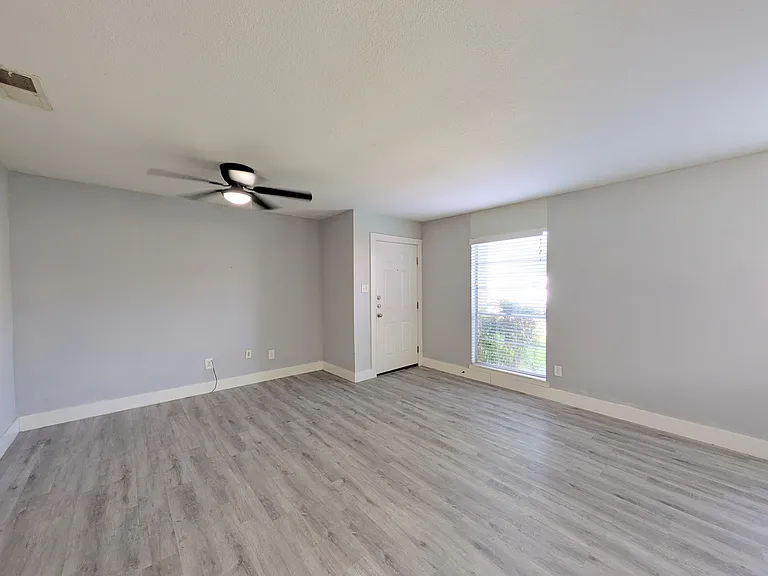 1309 W Hopkins St #A — Photo 4