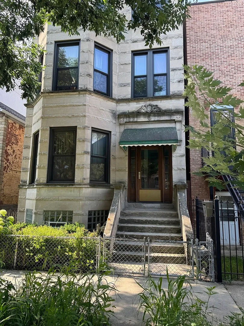 2 bed, 1200 sqft, $1,800 — Photo 1