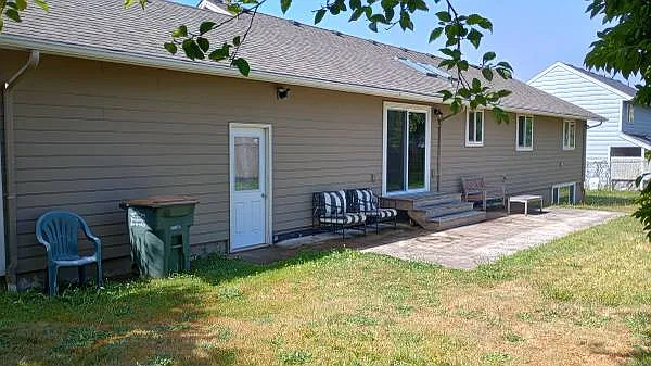 210 NW 19th St — Photo 3