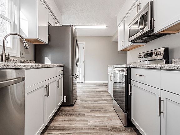 5th image of 1371 Parkside Dr