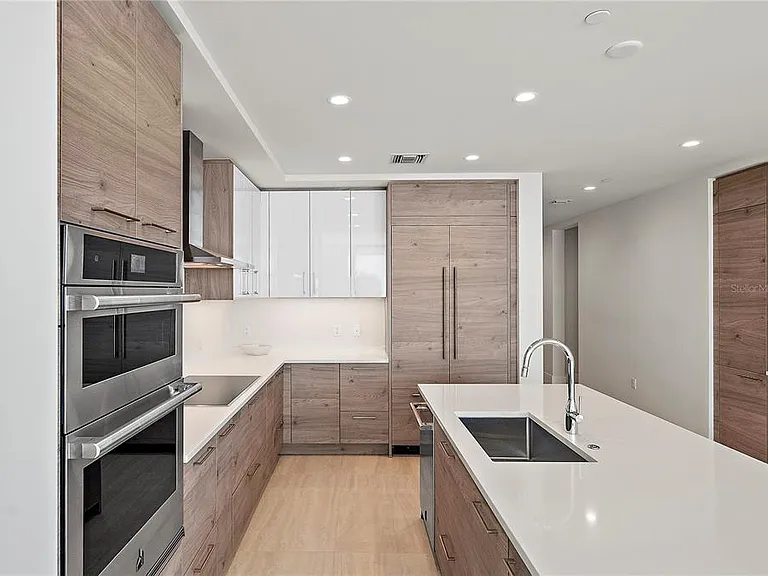 301 1st St S #1607 — Photo 7