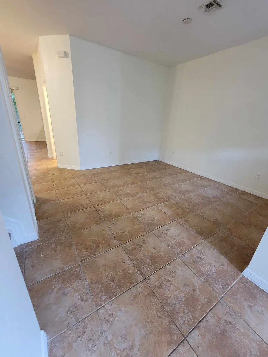Building Photo - 10211 Tin Maple Dr