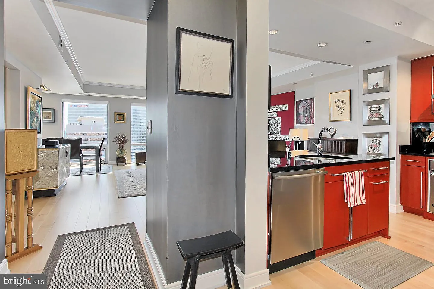 2 bed, 2.5 bath, 1475 sqft, $5,600 — Photo 4