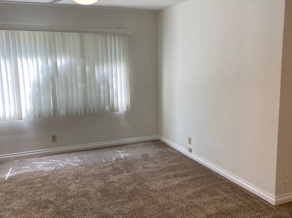 425 E Magnolia Blvd #A