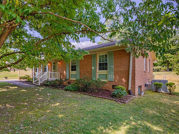 3rd image of 2609 Ferrand Dr