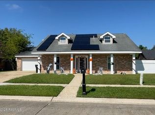 2808 Acorn Dr, Violet, LA 70092