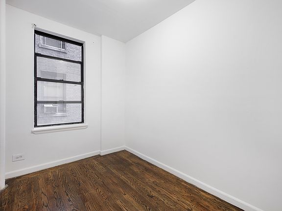 4th image of 341 W 45th St #1/312